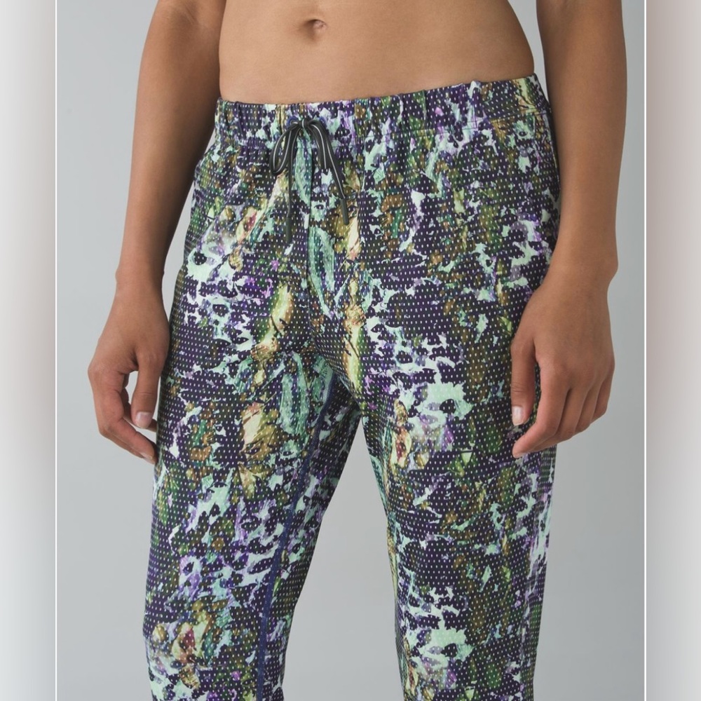 Lululemon Jet Crop Luxtreme Slim Pants